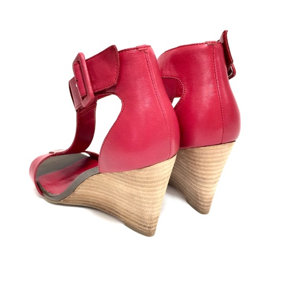 🌹Caslon Red Leather T-Strap Wedge Sandals🌹 - Picture 7 of 8
